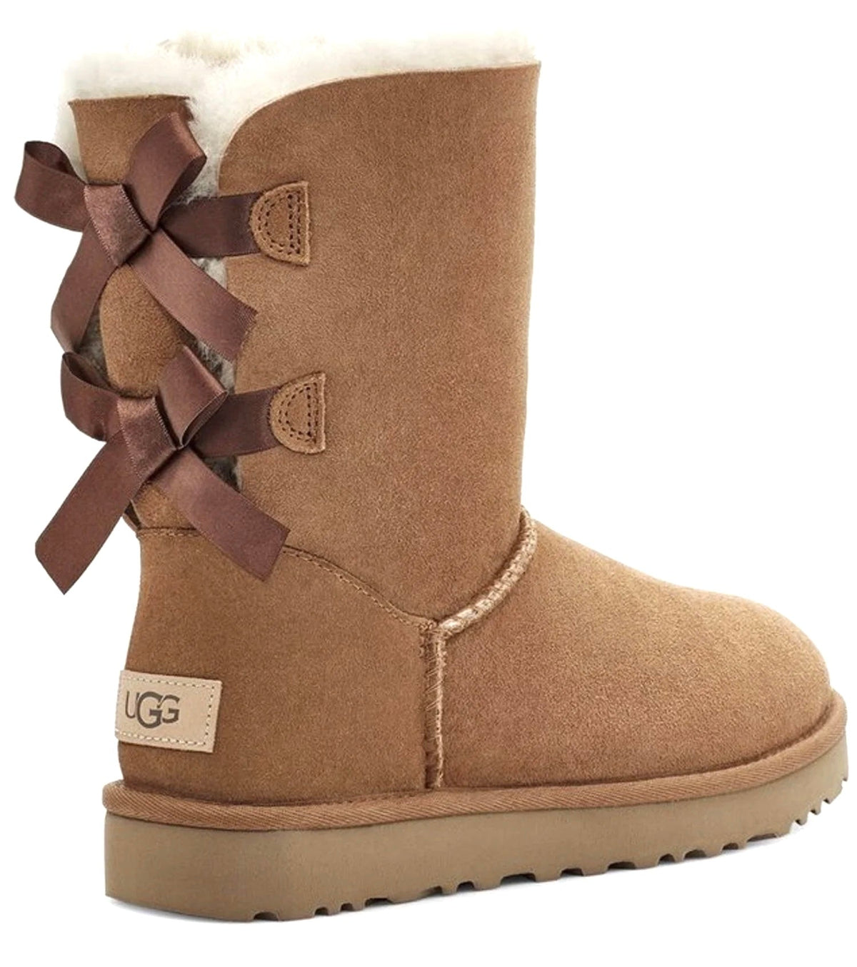 UGG Bailey Bow II coloris Chestnut – botte en peau de mouton à nœuds satin, vue 3
