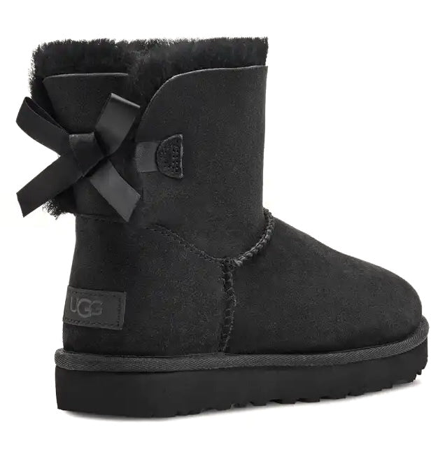 UGG Mini Bailey Bow II coloris Chestnut – bottine à nœud satin en peau de mouton, vue 3